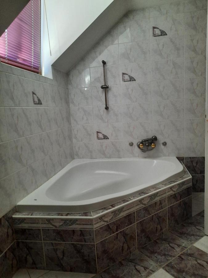 بوستوينا Rooms Cehovin المظهر الخارجي الصورة